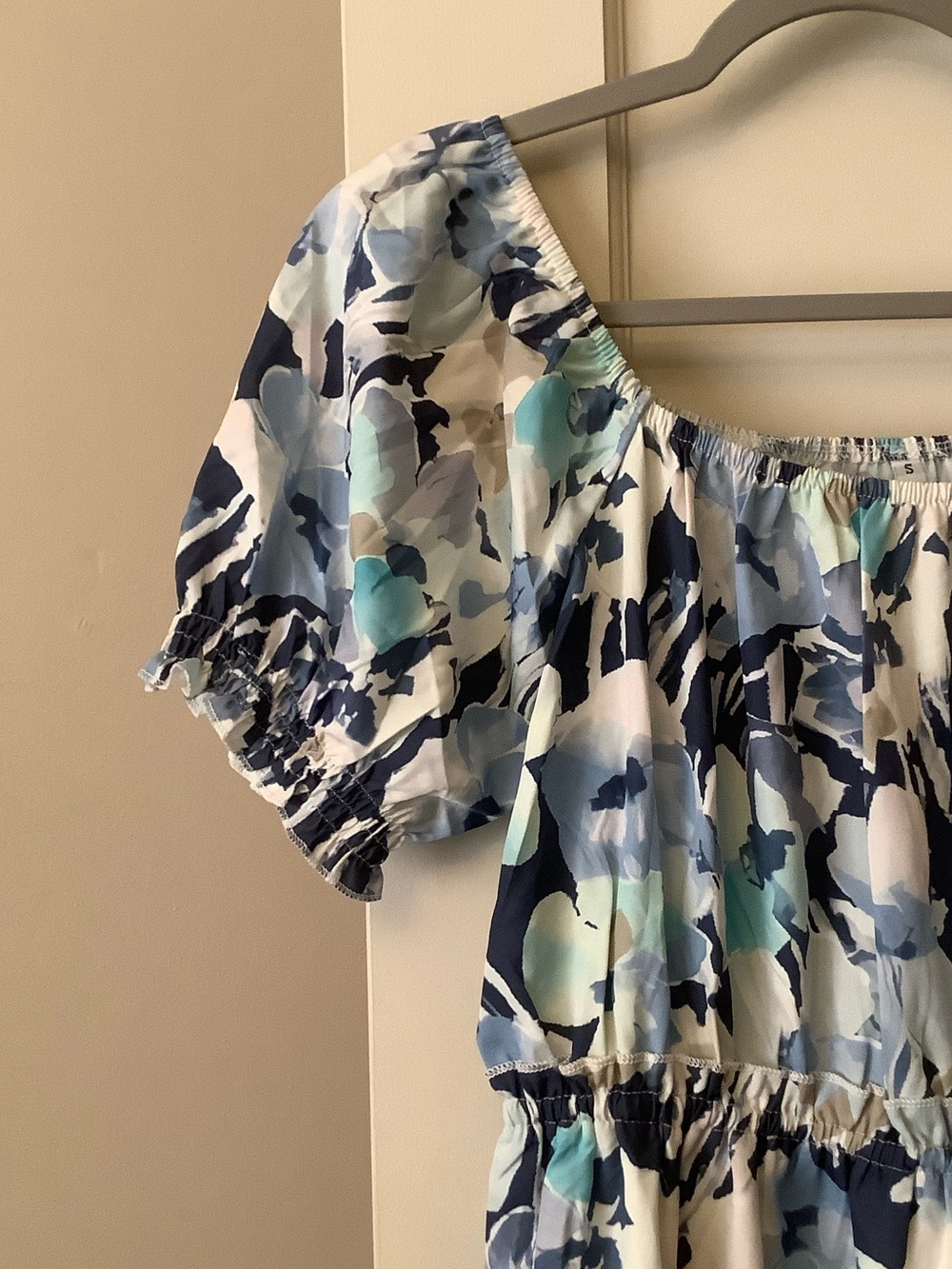 Floral Blue Puff-Sleeve Maxi Dress - Picture 3 of 9